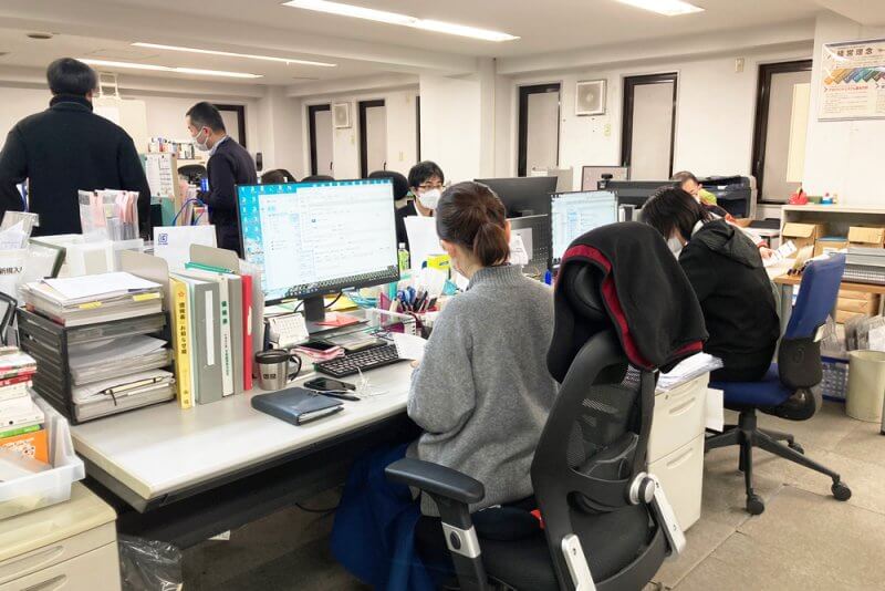 生産管理課の職場
