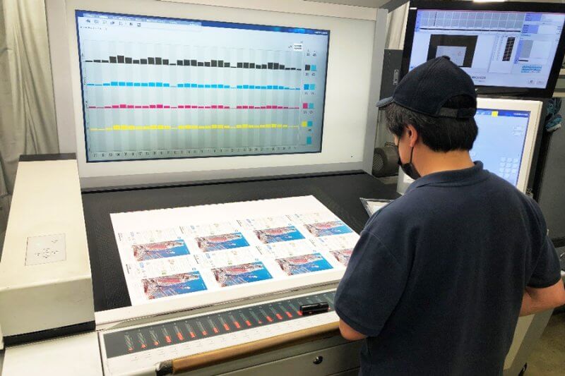 印刷オペレーターによる調整