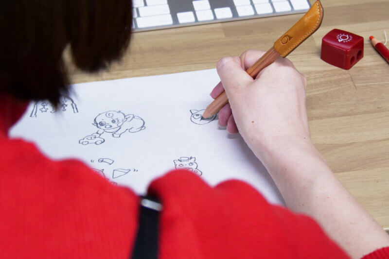 アナログイラストを描いている写真